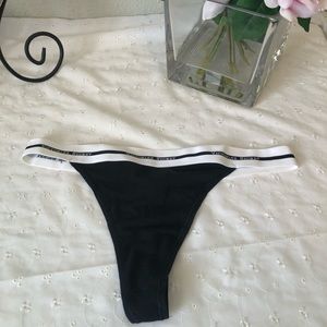 VS black thong